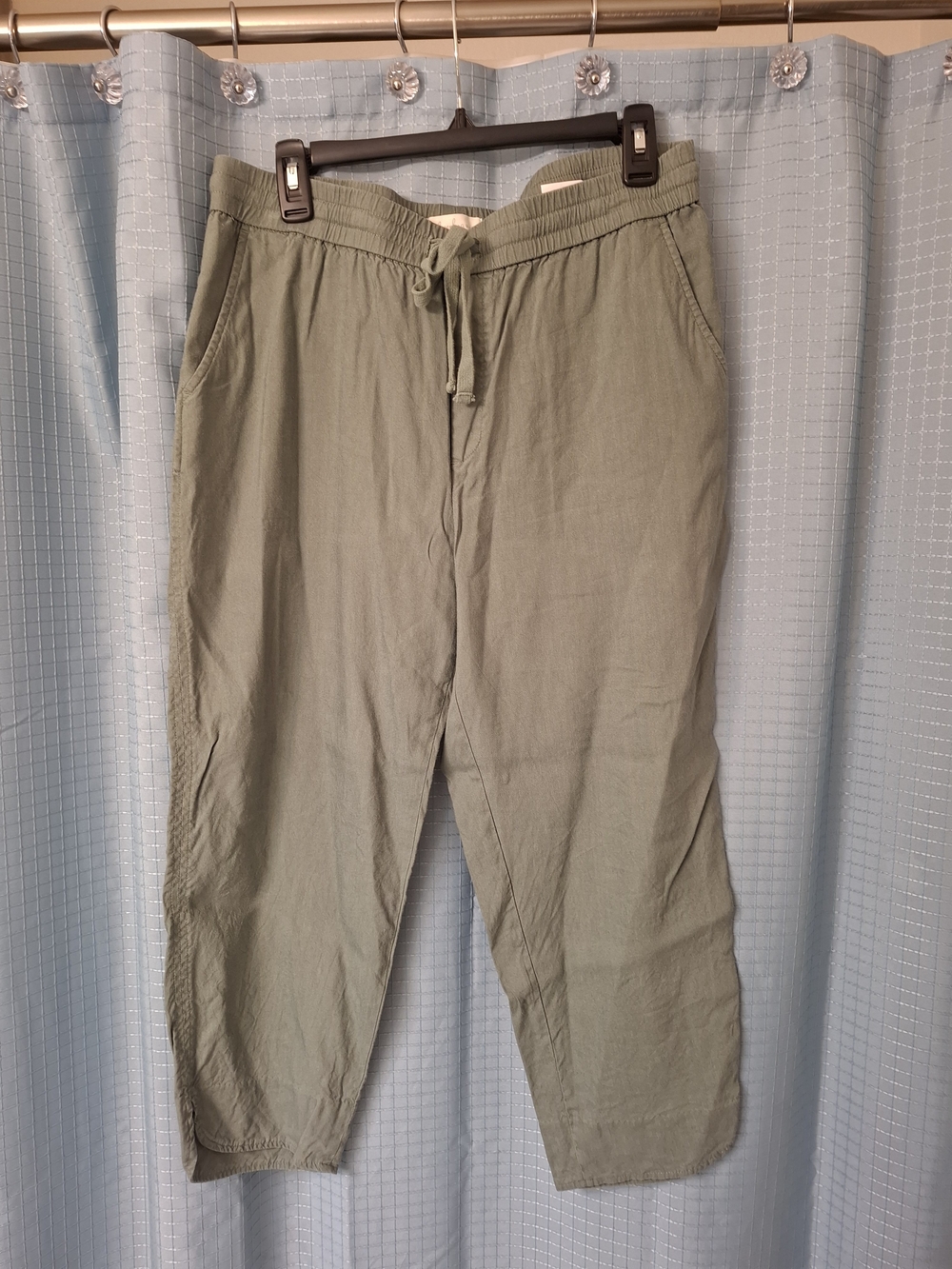 Lightweight Olive Drawstring Cropped Pants